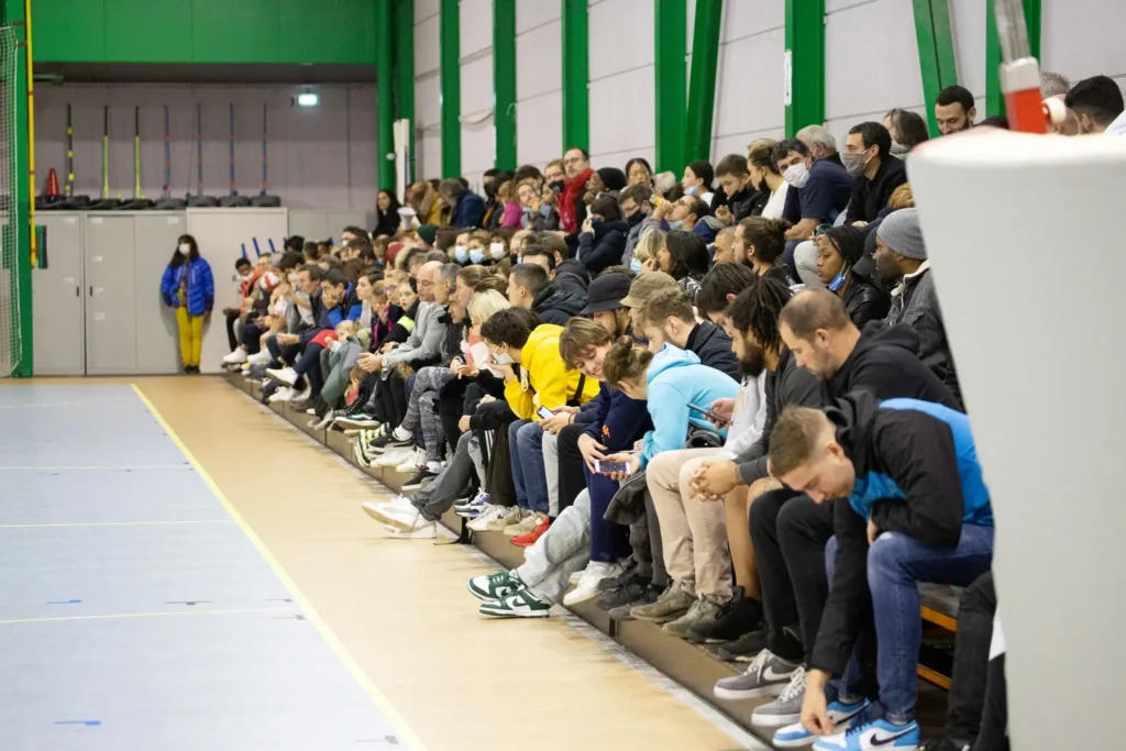 Tribunes remplies lors match au Gymnase Lecuirot à Joinville-le-Pont